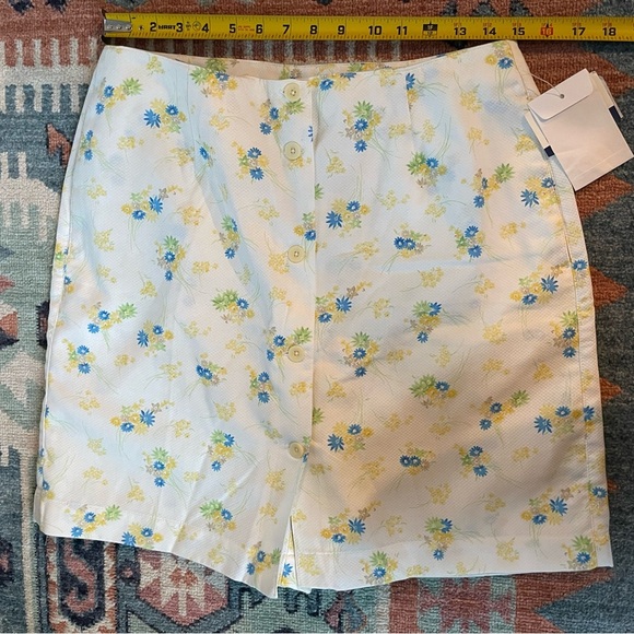 Liz Claiborne SKORT (skirt/short), floral—size 12. LIZ SPORT, NWT••• - Picture 4 of 8